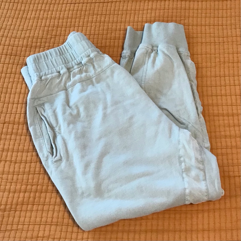 Young, Fabulous & Broke Joggers Sz M